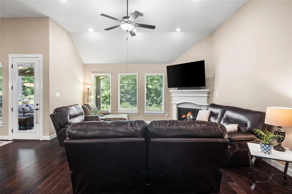 179 Magnolia Reserve Loop Magnolia, TX 77354