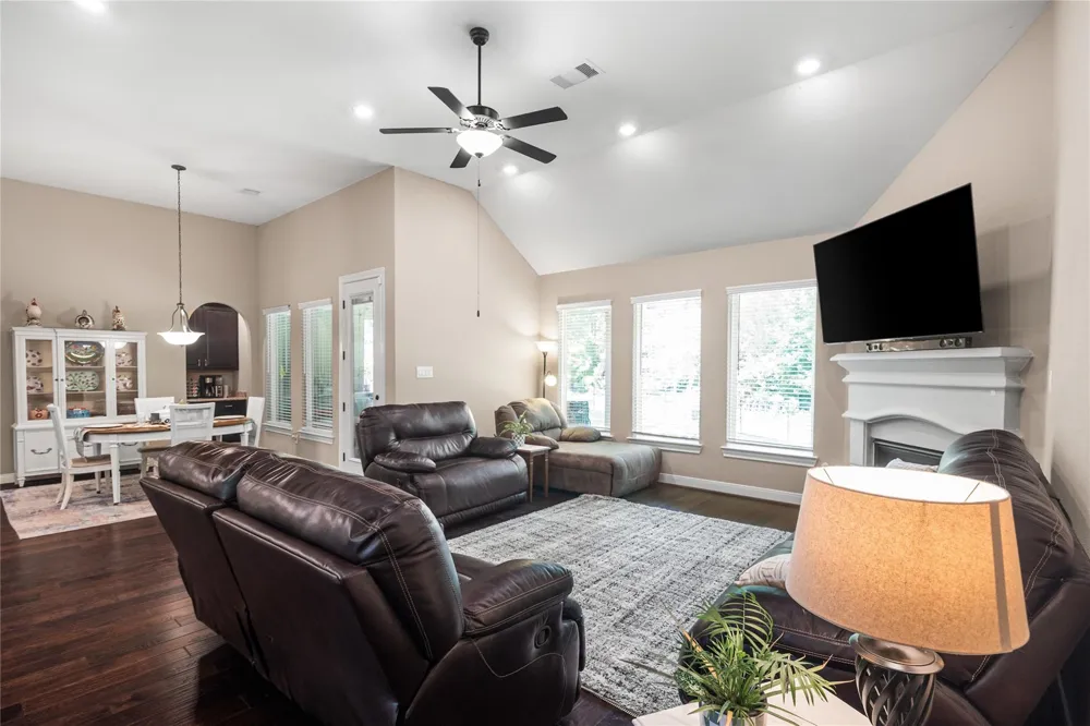 179 Magnolia Reserve Loop Magnolia, TX 77354