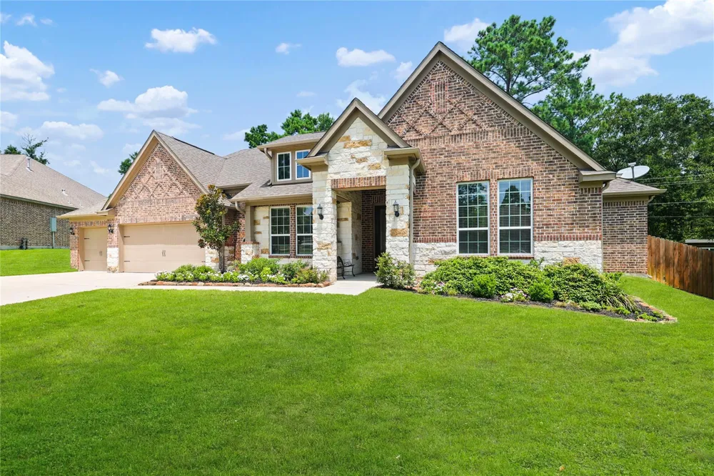 179 Magnolia Reserve Loop Magnolia, TX 77354