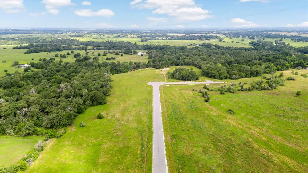 2400 Coronado Estates Drive Bryan, TX 77808