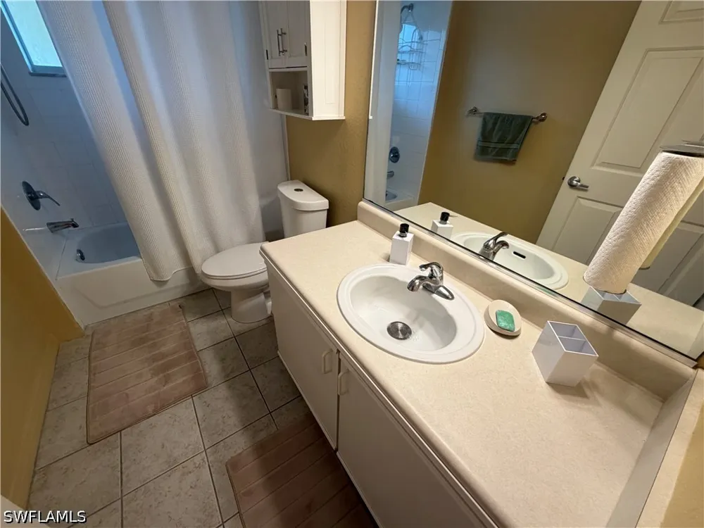 Key Royal Circle #1025 Naples, FL 34119