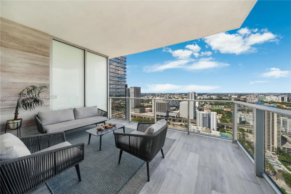 851 NE 1st Ave #3408 Miami, FL 33132