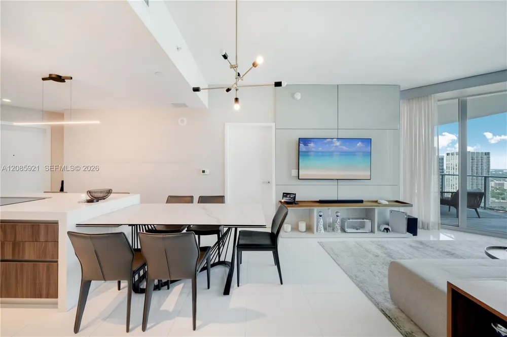 851 NE 1st Ave #3408 Miami, FL 33132