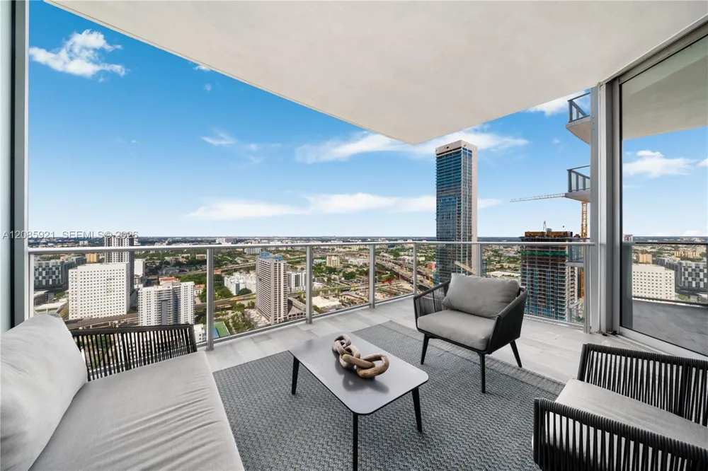 851 NE 1st Ave #3408 Miami, FL 33132