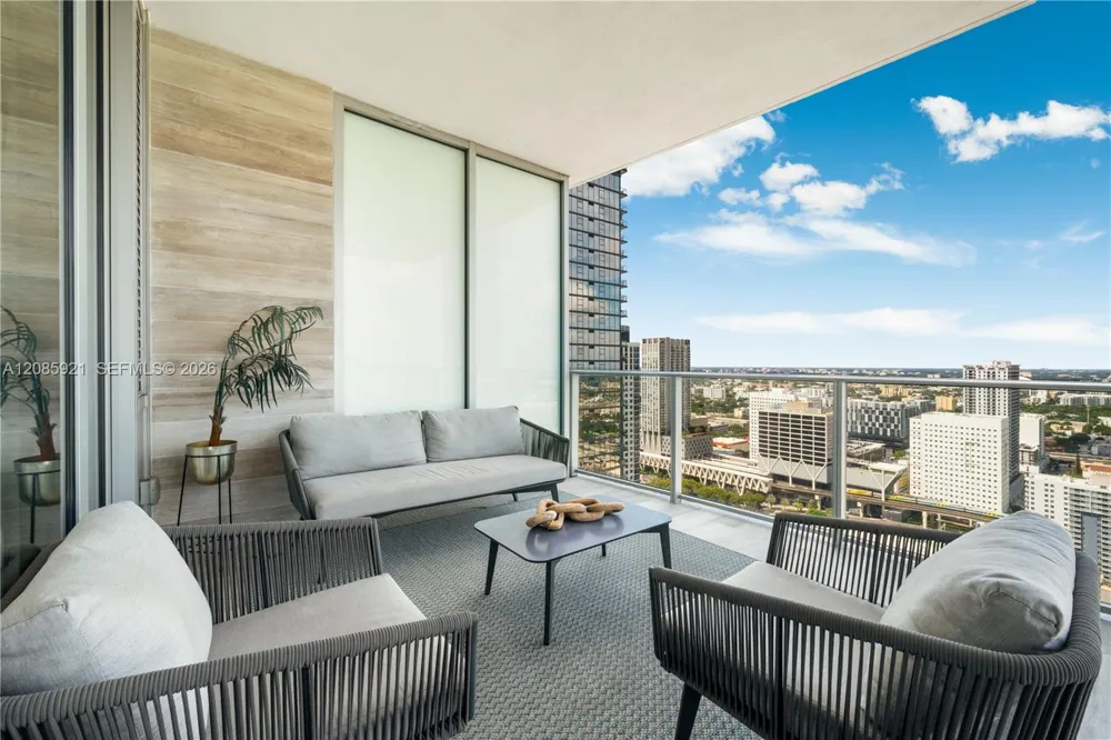 851 NE 1st Ave #3408 Miami, FL 33132