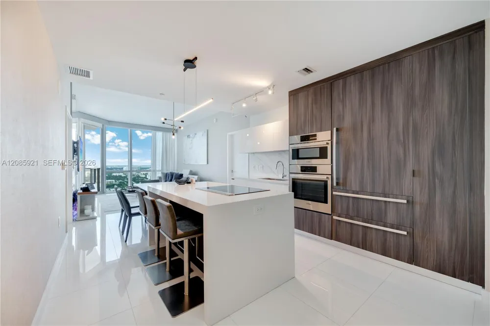 851 NE 1st Ave #3408 Miami, FL 33132