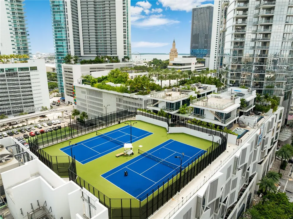 851 NE 1st Ave #3408 Miami, FL 33132