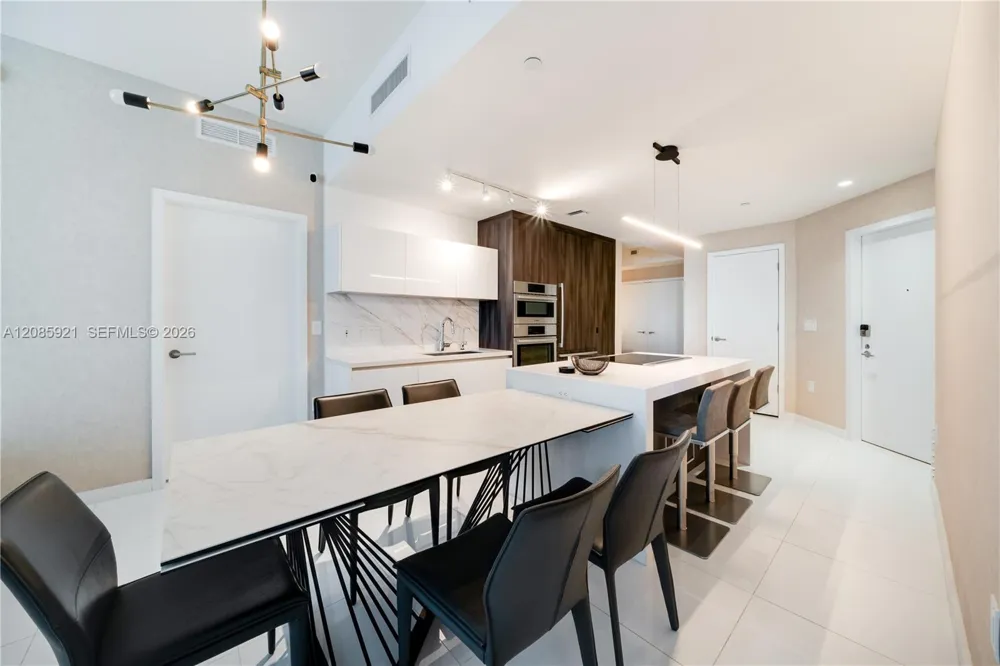 851 NE 1st Ave #3408 Miami, FL 33132