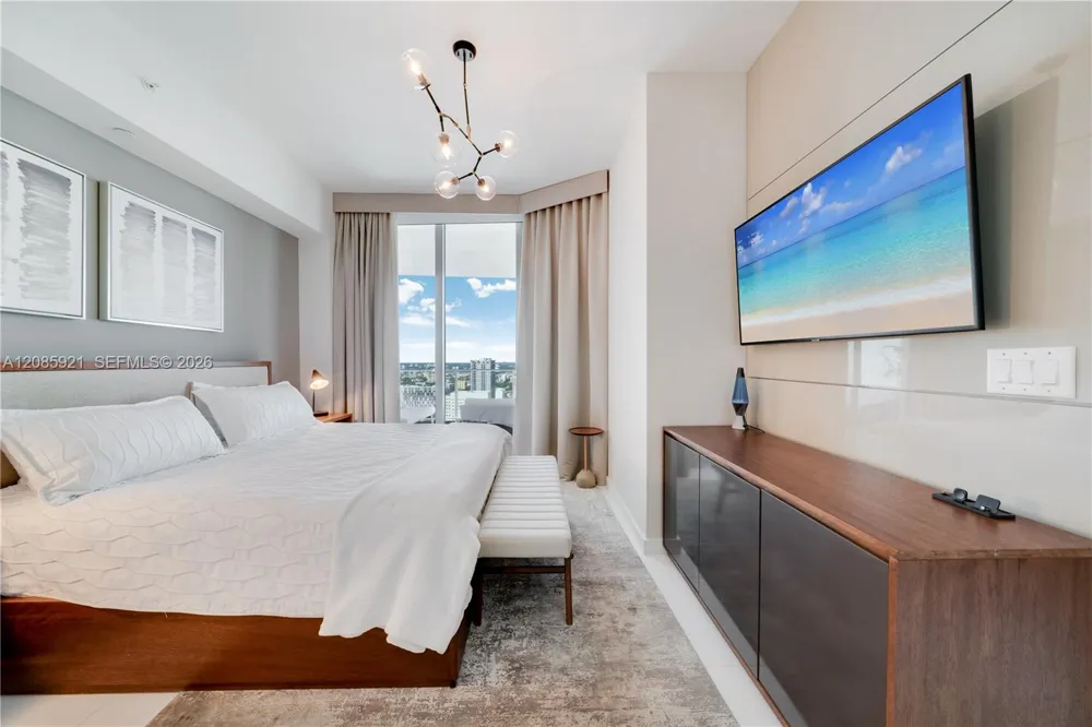 851 NE 1st Ave #3408 Miami, FL 33132