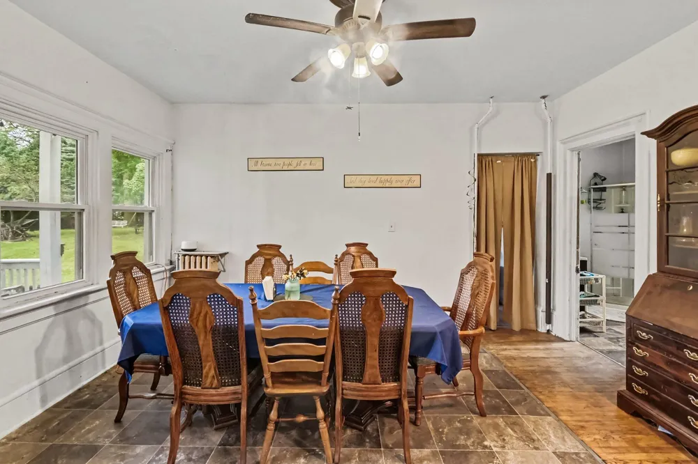 939 Maple Avenue Jackson, MI 49203