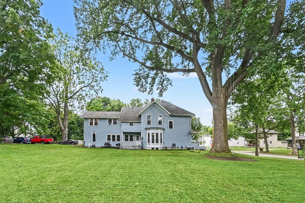 939 Maple Avenue Jackson, MI 49203