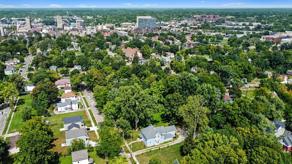 939 Maple Avenue Jackson, MI 49203