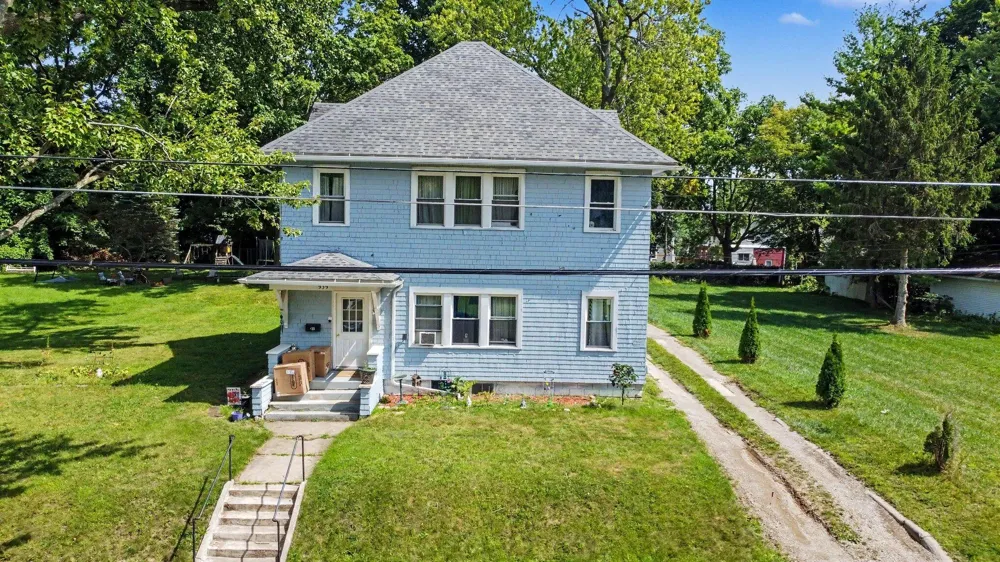939 Maple Avenue Jackson, MI 49203