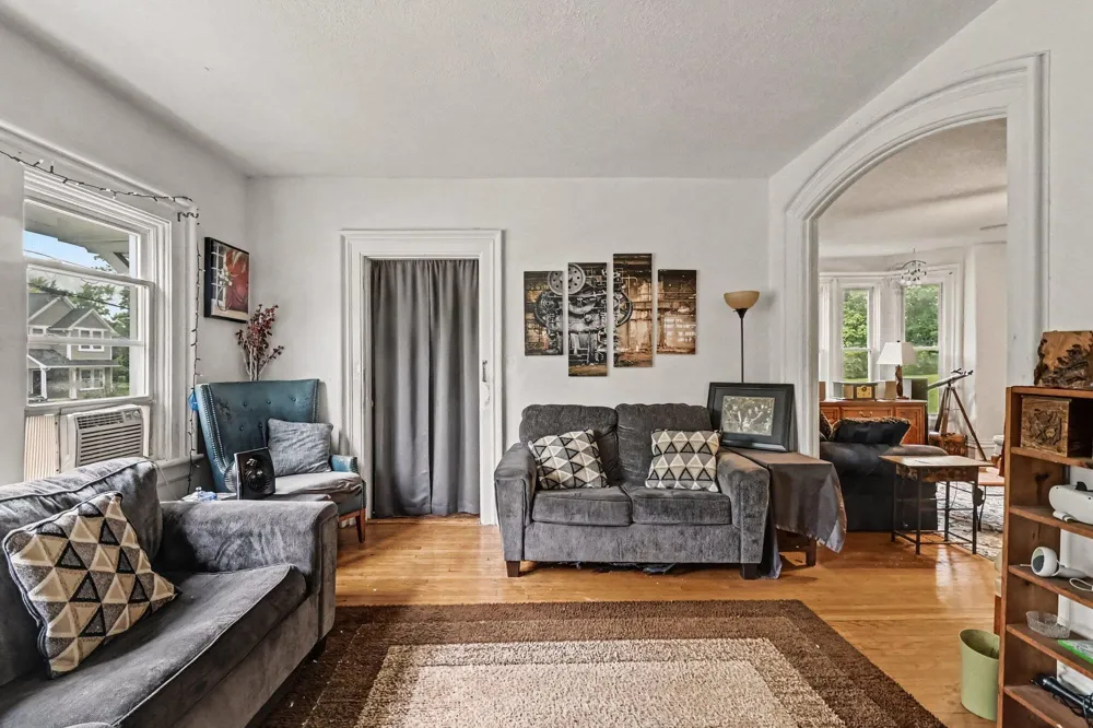 939 Maple Avenue Jackson, MI 49203
