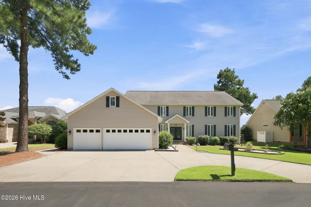 1232 Greenbriar Drive Vass, NC 28394