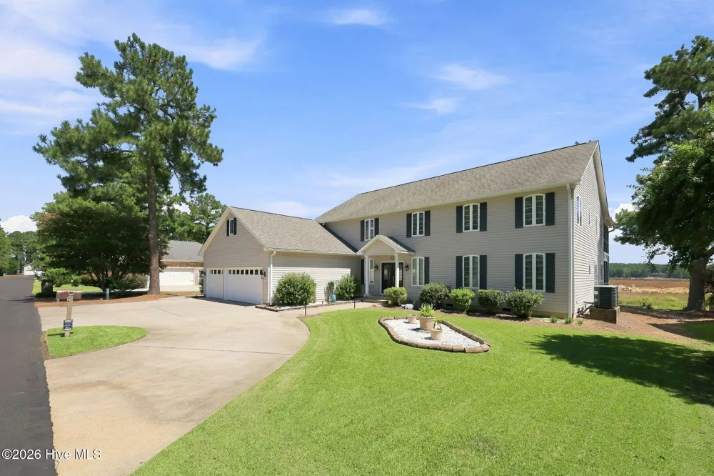 1232 Greenbriar Drive Vass, NC 28394