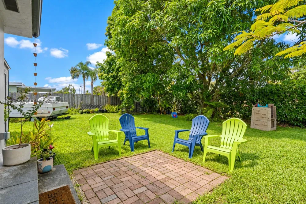 1126 E Hawthorne Cir Hollywood, FL 33021