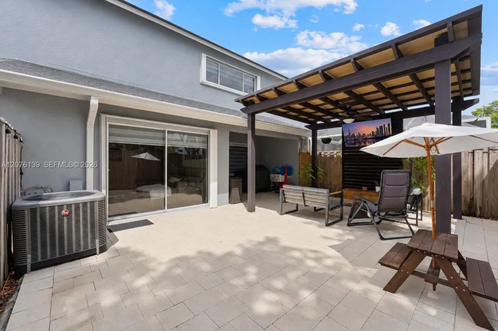 14265 SW 97th Ter Miami, FL 33186
