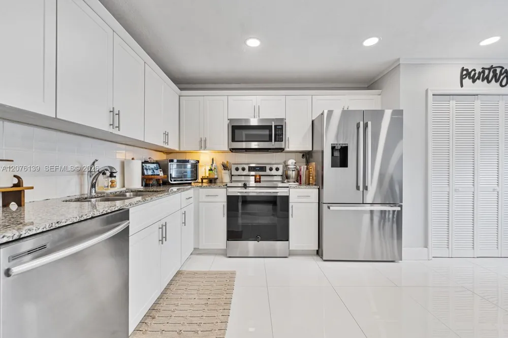 14265 SW 97th Ter Miami, FL 33186