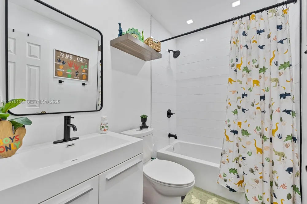 14265 SW 97th Ter Miami, FL 33186
