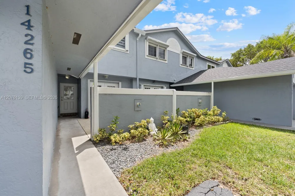 14265 SW 97th Ter Miami, FL 33186