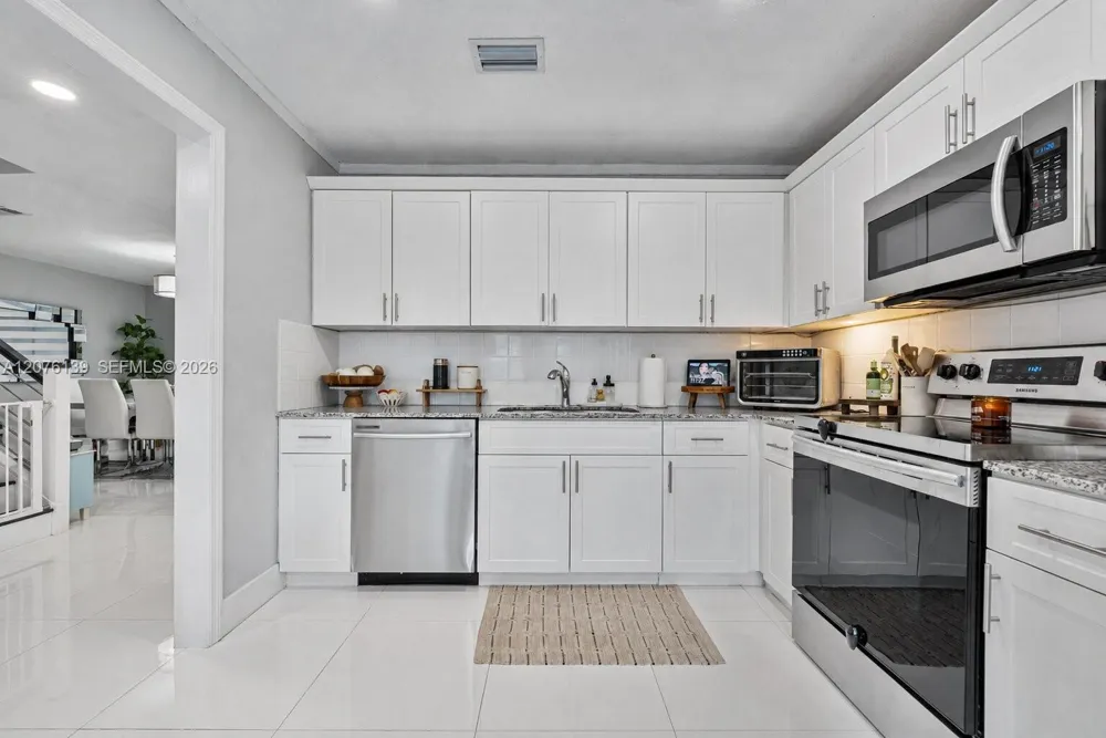 14265 SW 97th Ter Miami, FL 33186
