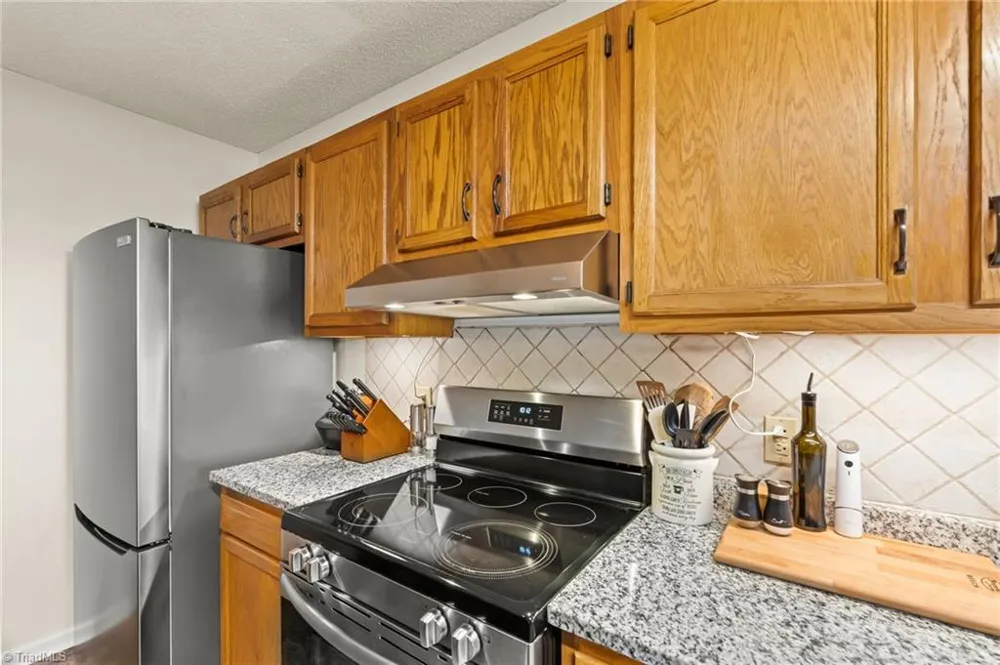 6 Oak Ridge Drive Thomasville, NC 27360