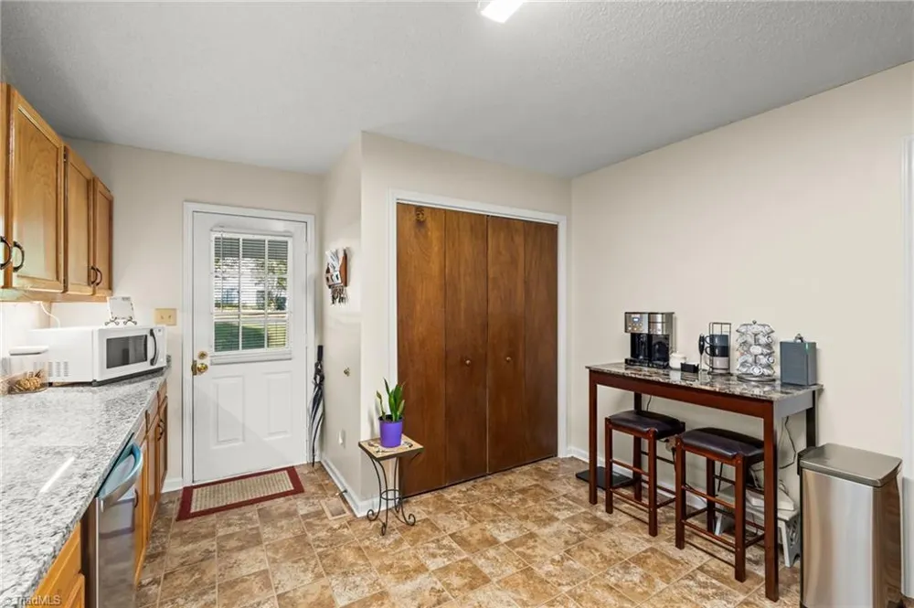 6 Oak Ridge Drive Thomasville, NC 27360