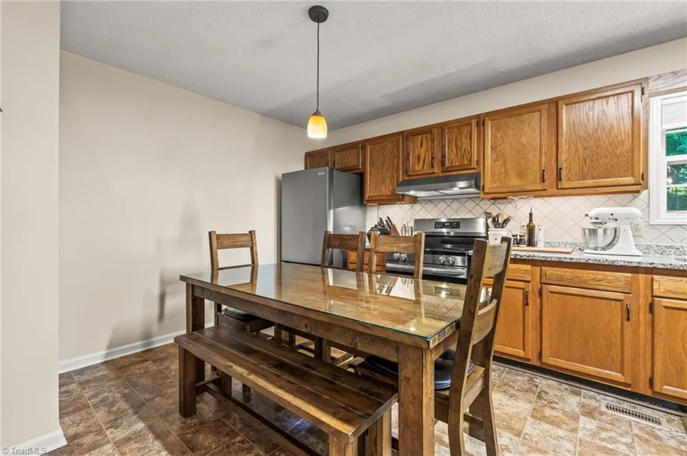 6 Oak Ridge Drive Thomasville, NC 27360