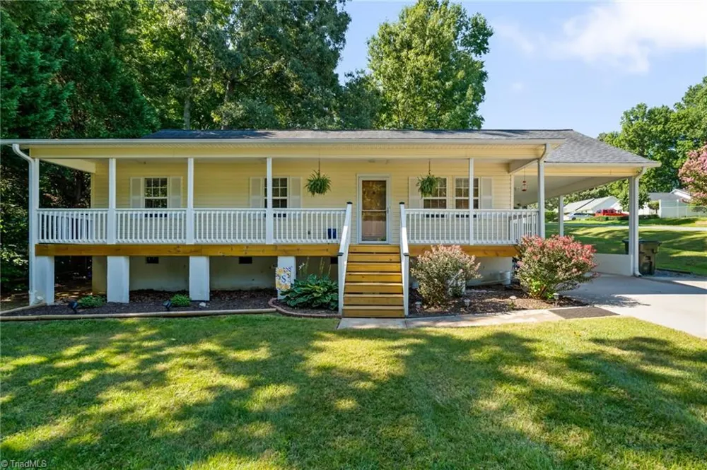 6 Oak Ridge Drive Thomasville, NC 27360