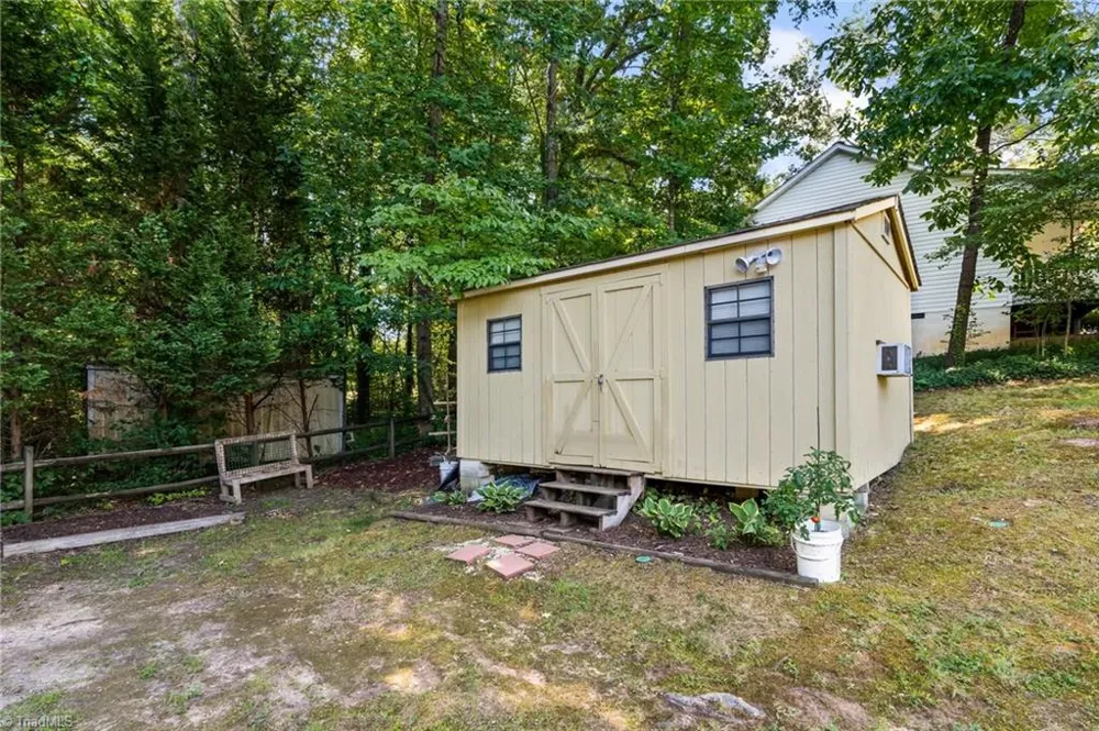6 Oak Ridge Drive Thomasville, NC 27360