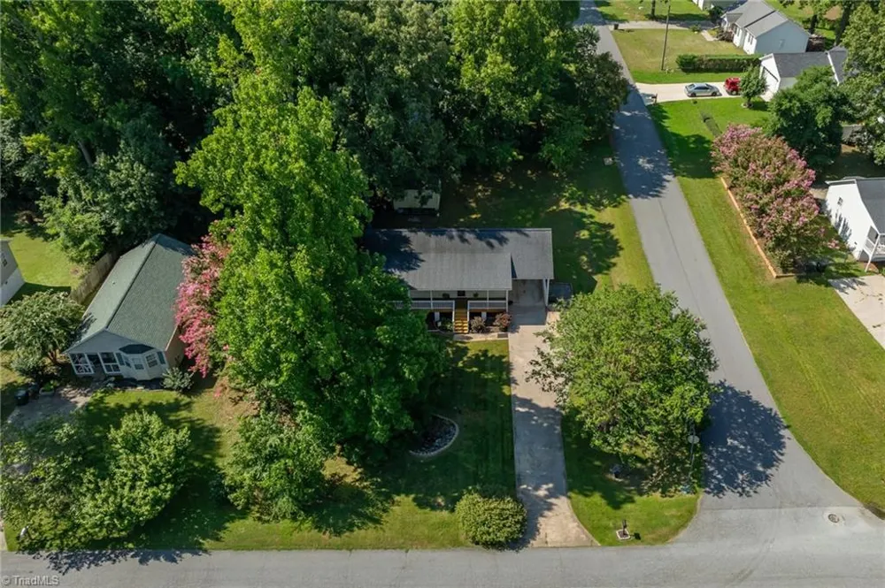 6 Oak Ridge Drive Thomasville, NC 27360