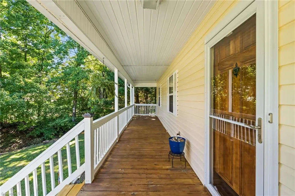 6 Oak Ridge Drive Thomasville, NC 27360