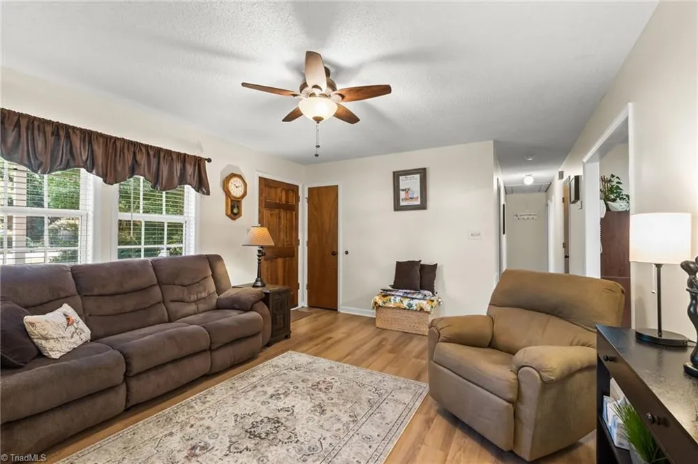 6 Oak Ridge Drive Thomasville, NC 27360
