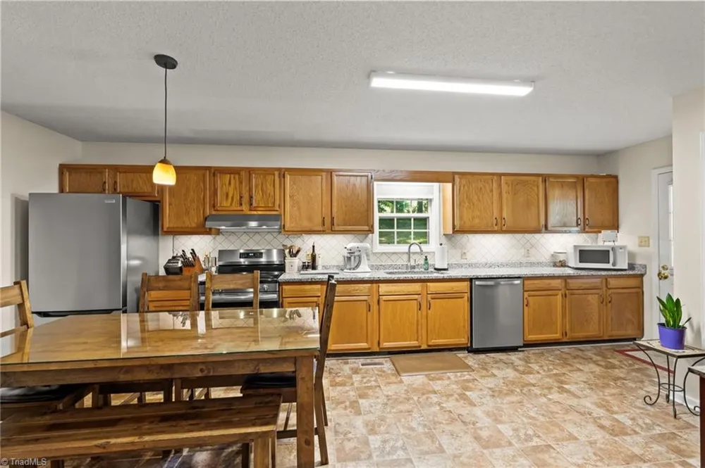 6 Oak Ridge Drive Thomasville, NC 27360