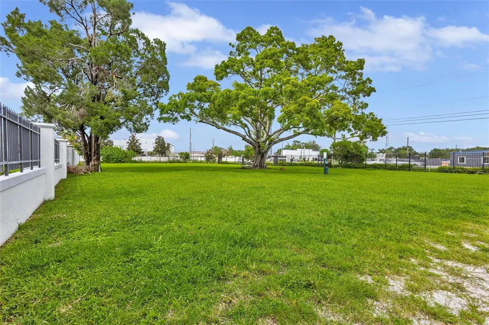4512 BAY SPRING COURT Tampa, FL 33611