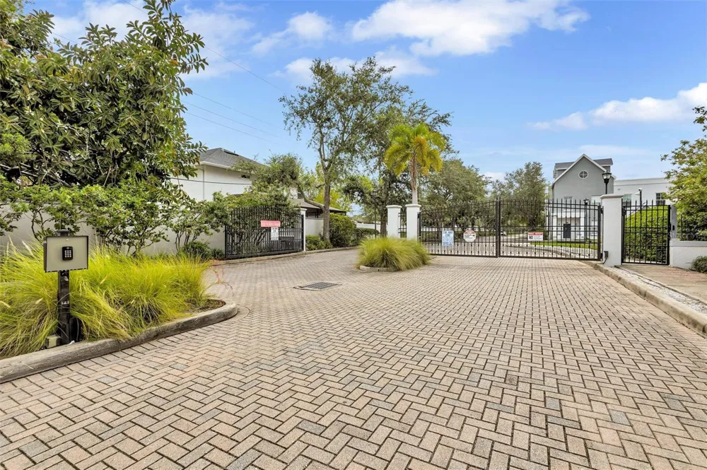 4512 BAY SPRING COURT Tampa, FL 33611