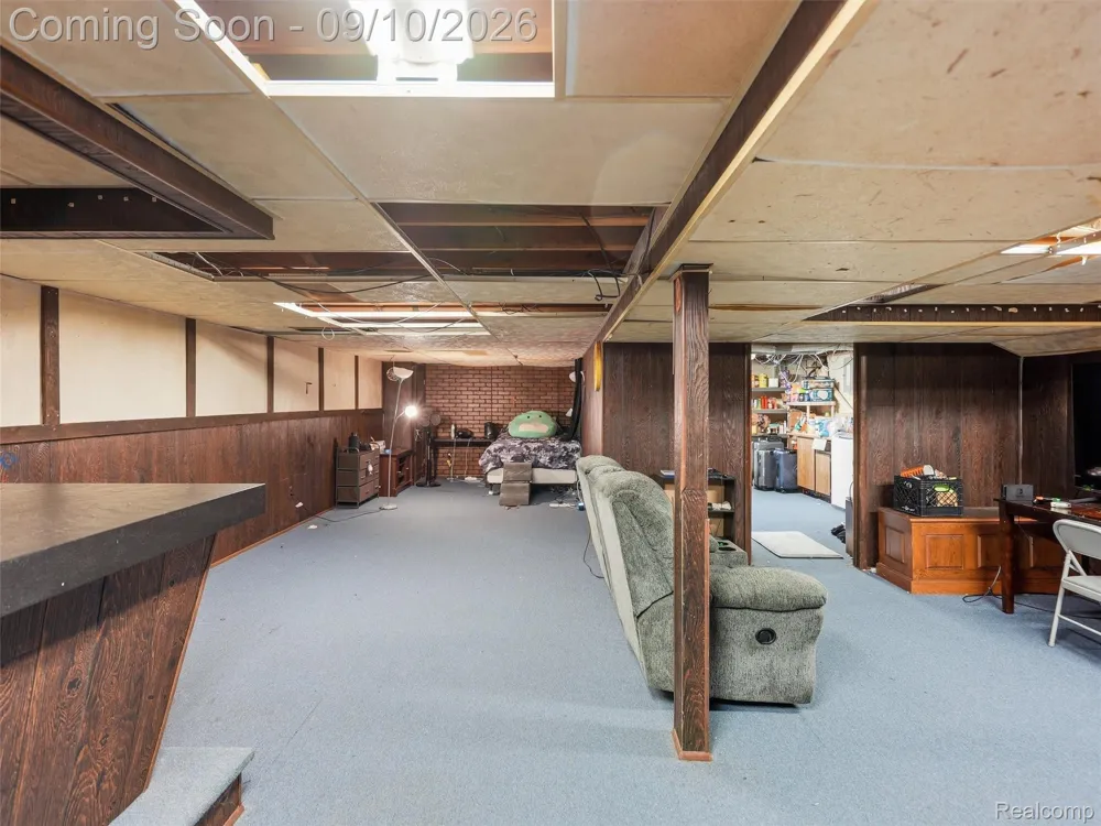 27589 Larry Street Roseville City, MI 48066