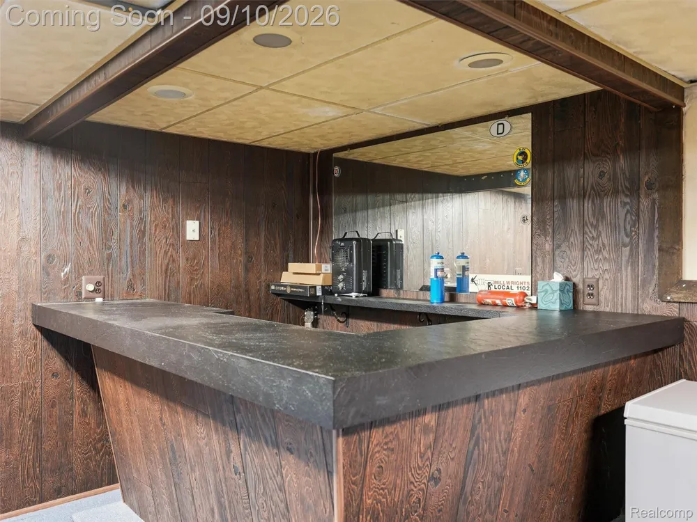 27589 Larry Street Roseville City, MI 48066