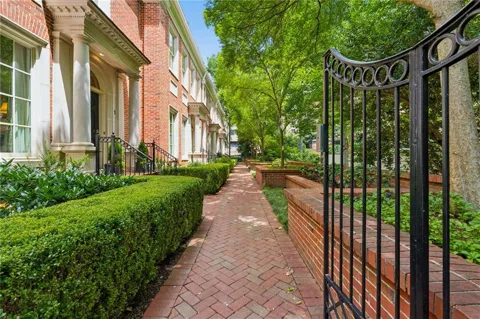 39 W Wesley Road NW #1