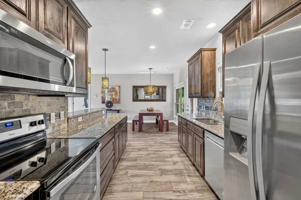 305 Donna Circle Granbury, TX 76049