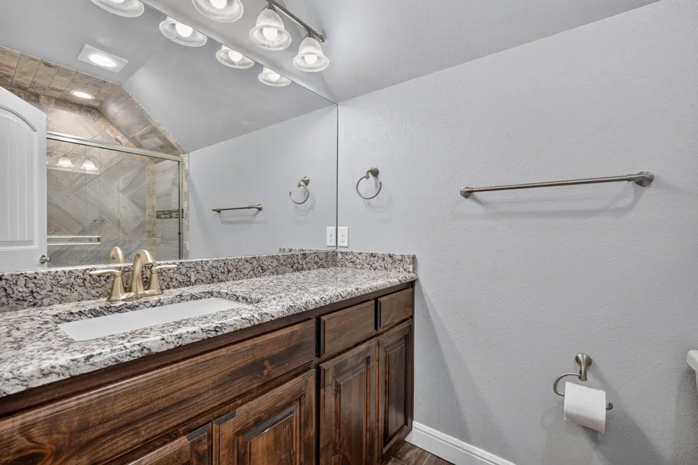 305 Donna Circle Granbury, TX 76049