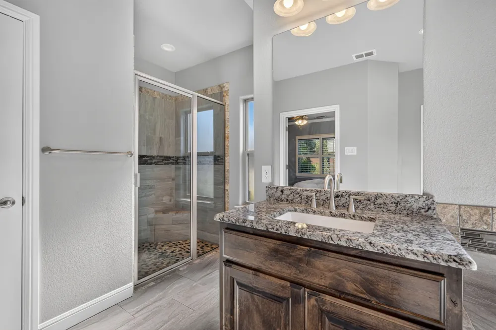 305 Donna Circle Granbury, TX 76049