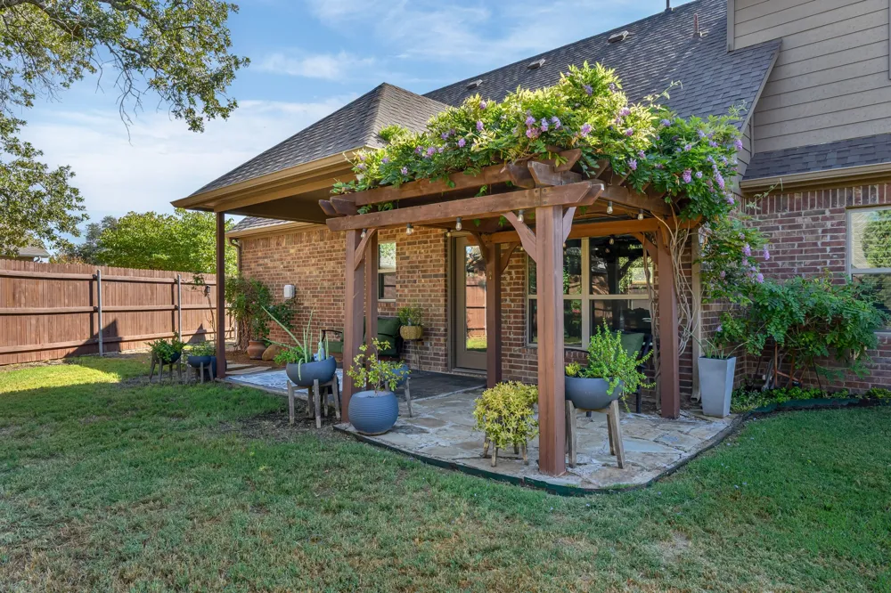 305 Donna Circle Granbury, TX 76049