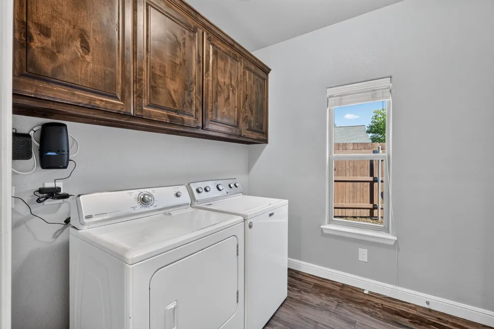 305 Donna Circle Granbury, TX 76049