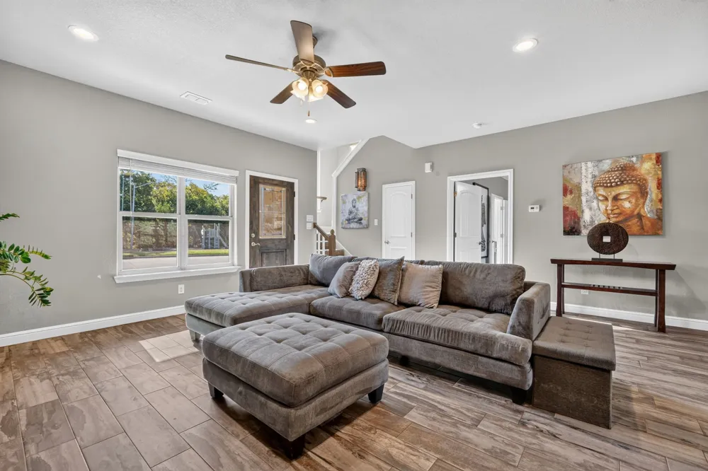 305 Donna Circle Granbury, TX 76049