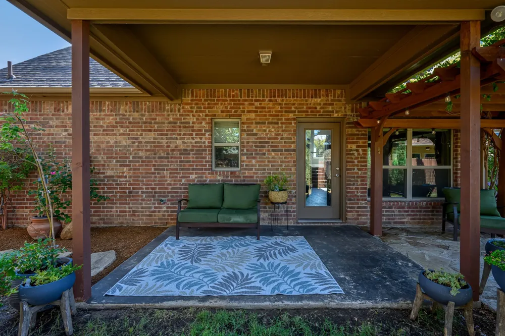 305 Donna Circle Granbury, TX 76049