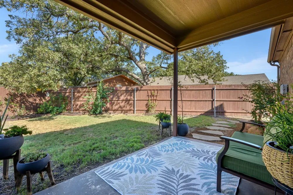 305 Donna Circle Granbury, TX 76049