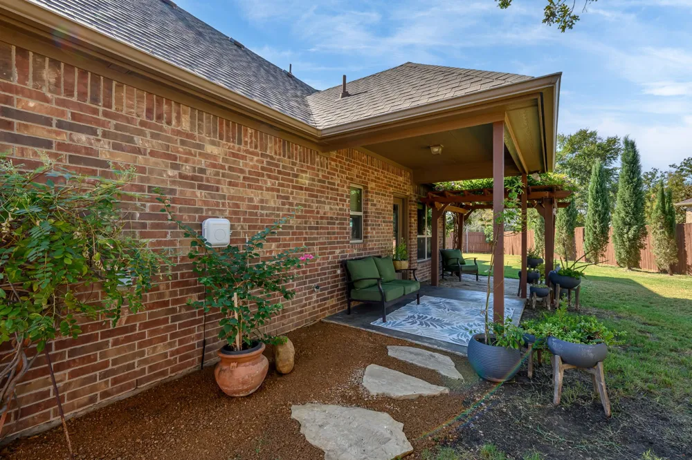 305 Donna Circle Granbury, TX 76049