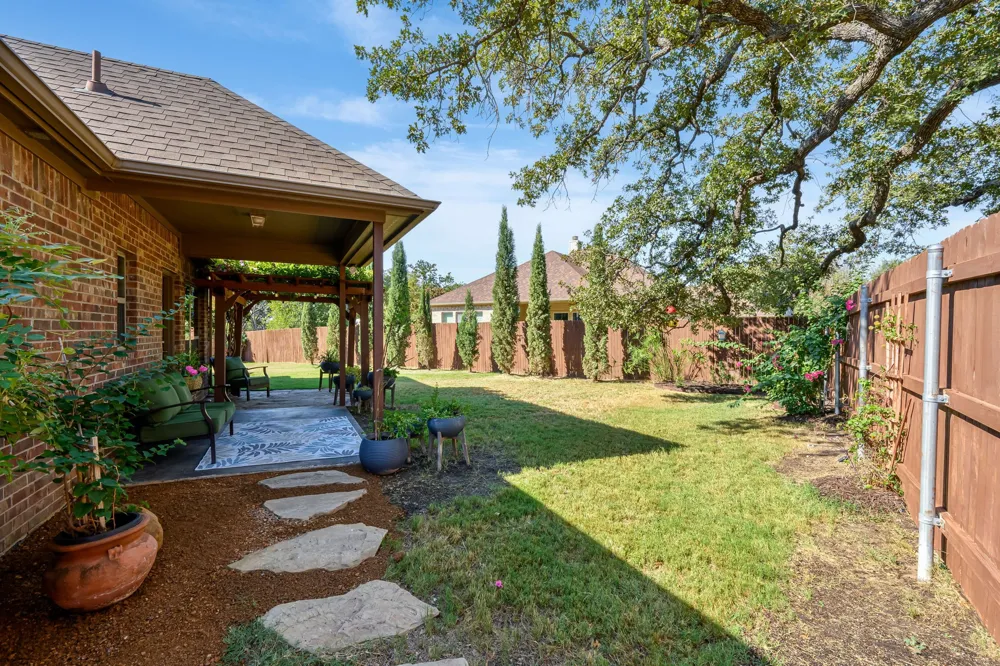 305 Donna Circle Granbury, TX 76049